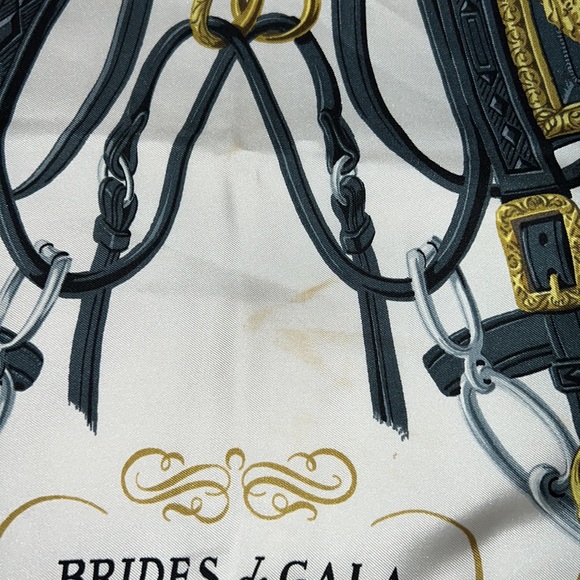 HERMÉS Scarf Beautiful Baby Blue! - Picture 4 of 9